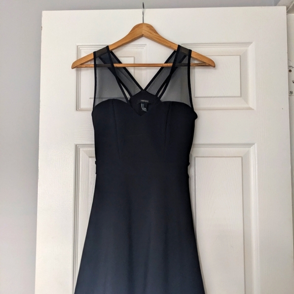Little Black Dress with mesh - Picture 1 of 5